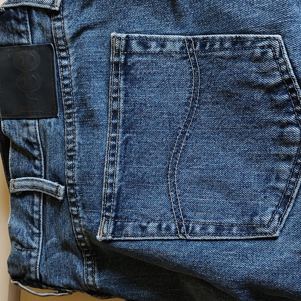 [Lee] Relaxed Straight Leg - Size 42x30. EUC